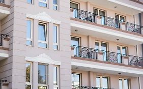 Kapana Luxury City Center Apartments With Garage